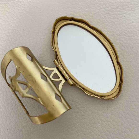 🩷 Unique! 🌸 Lipstick Holder with Mirror 💄💋👄 - Picture 5 of 11